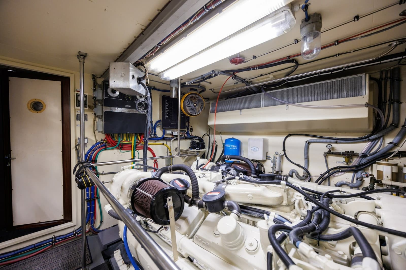 1989 Hatteras 74 Cockpit Motor Yacht