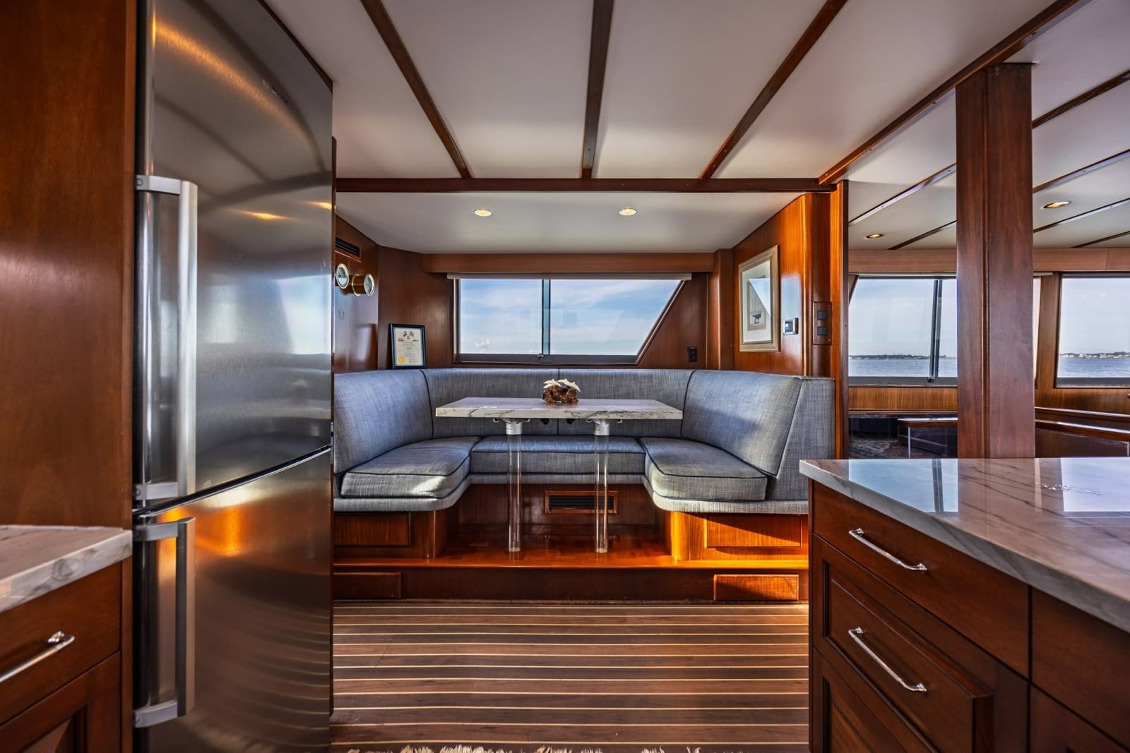 1989 Hatteras 74 Cockpit Motor Yacht