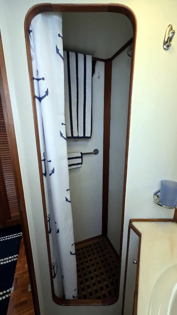 Master Head Shower Stall