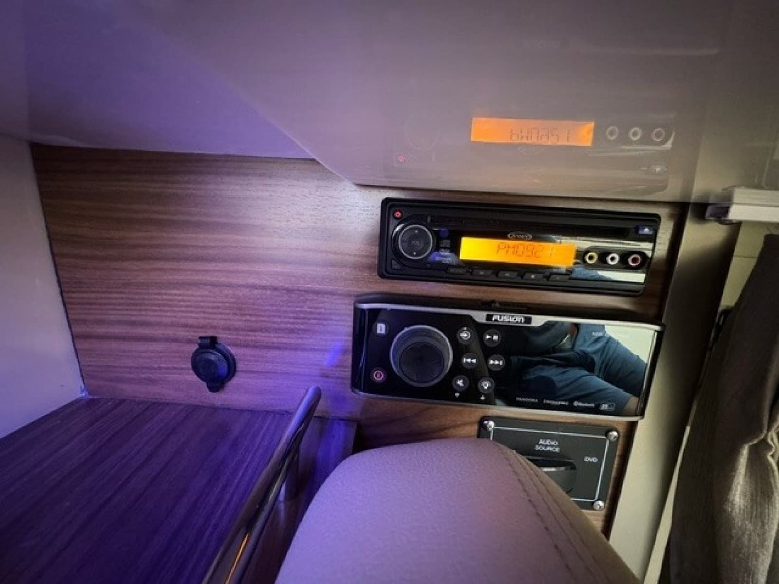 2016 Boston Whaler Conquest