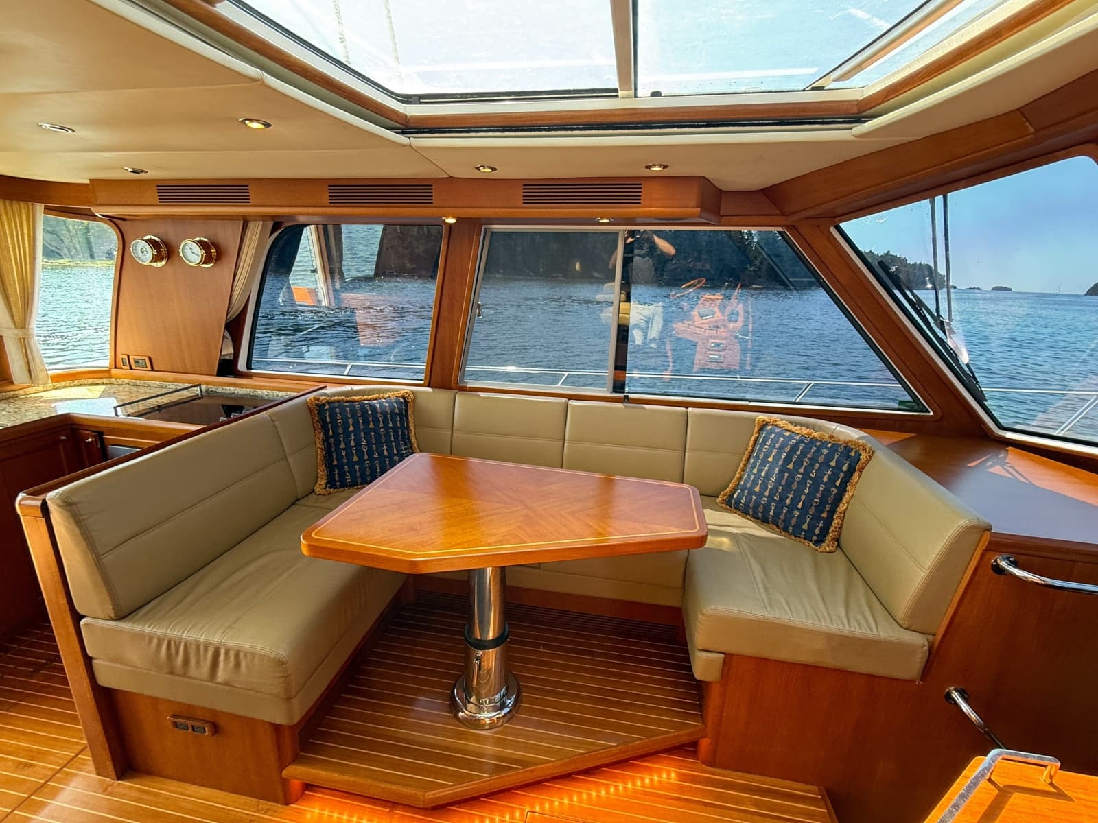 2008 Grand Banks 