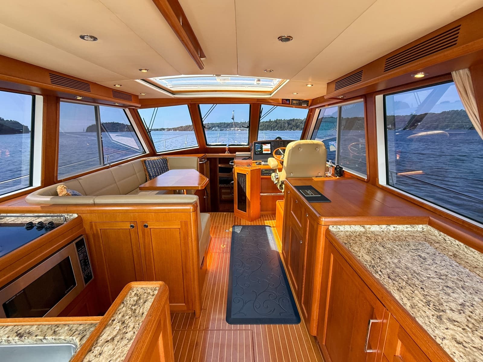 2008 Grand Banks 