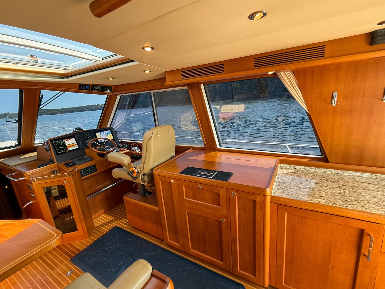2008 Grand Banks 