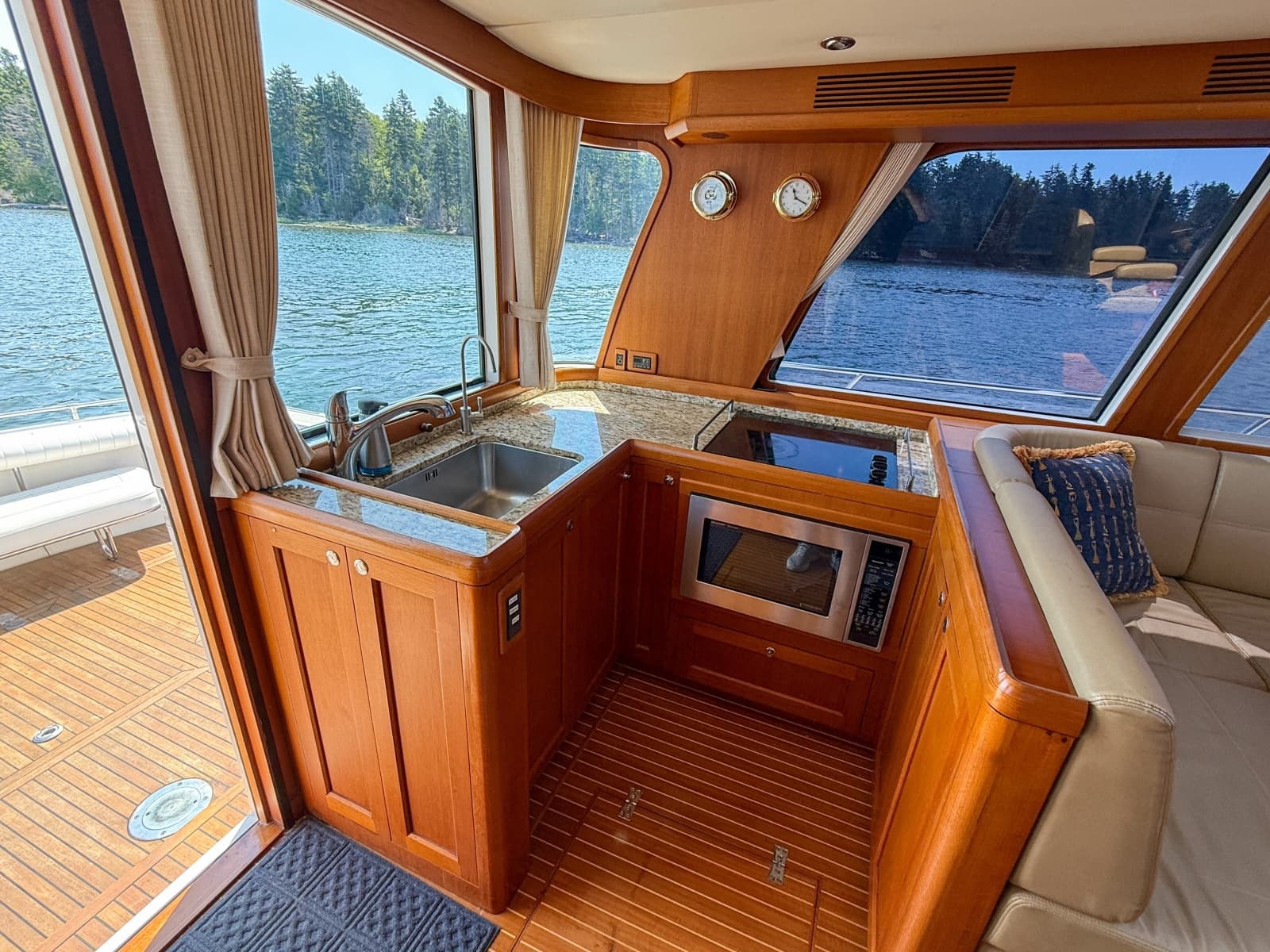 2008 Grand Banks 
