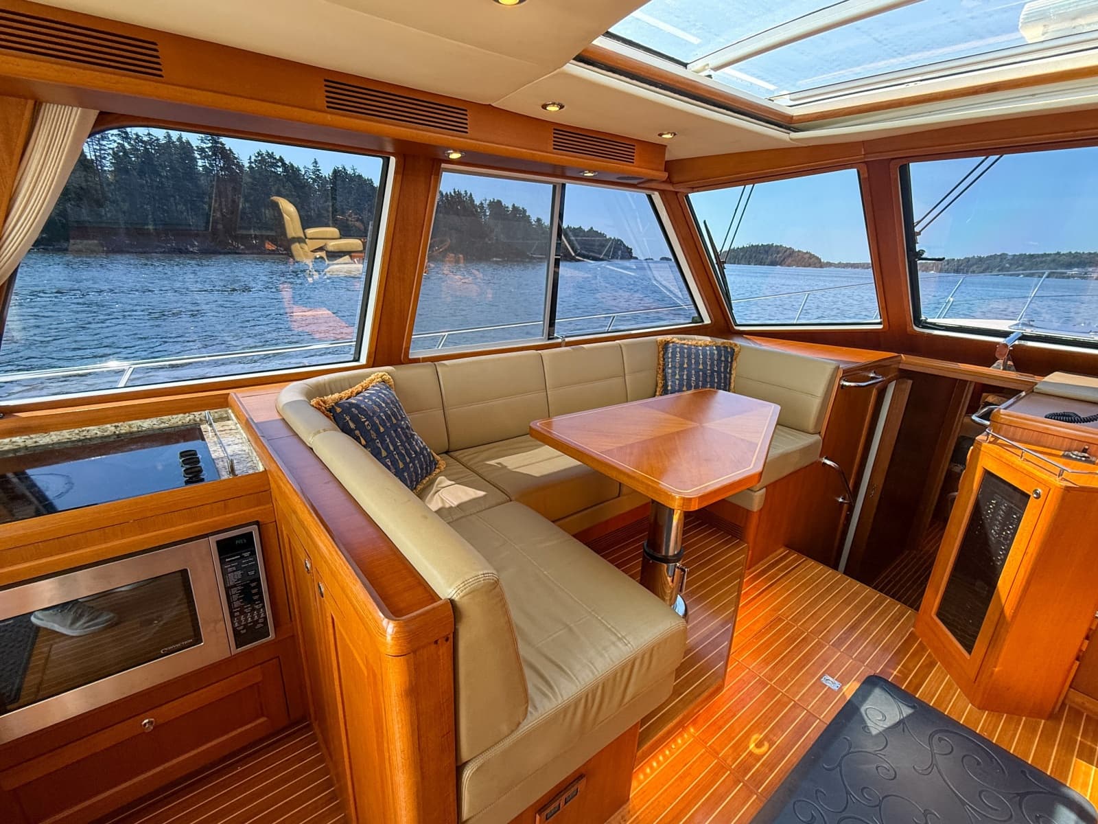 2008 Grand Banks 