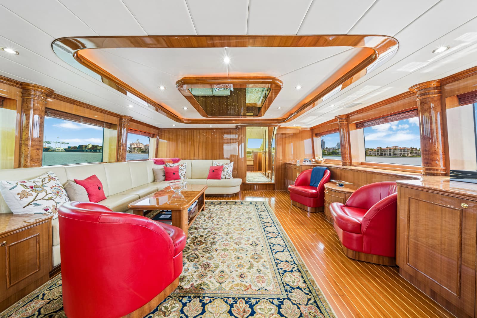 2006 Horizon 82 Skylounge