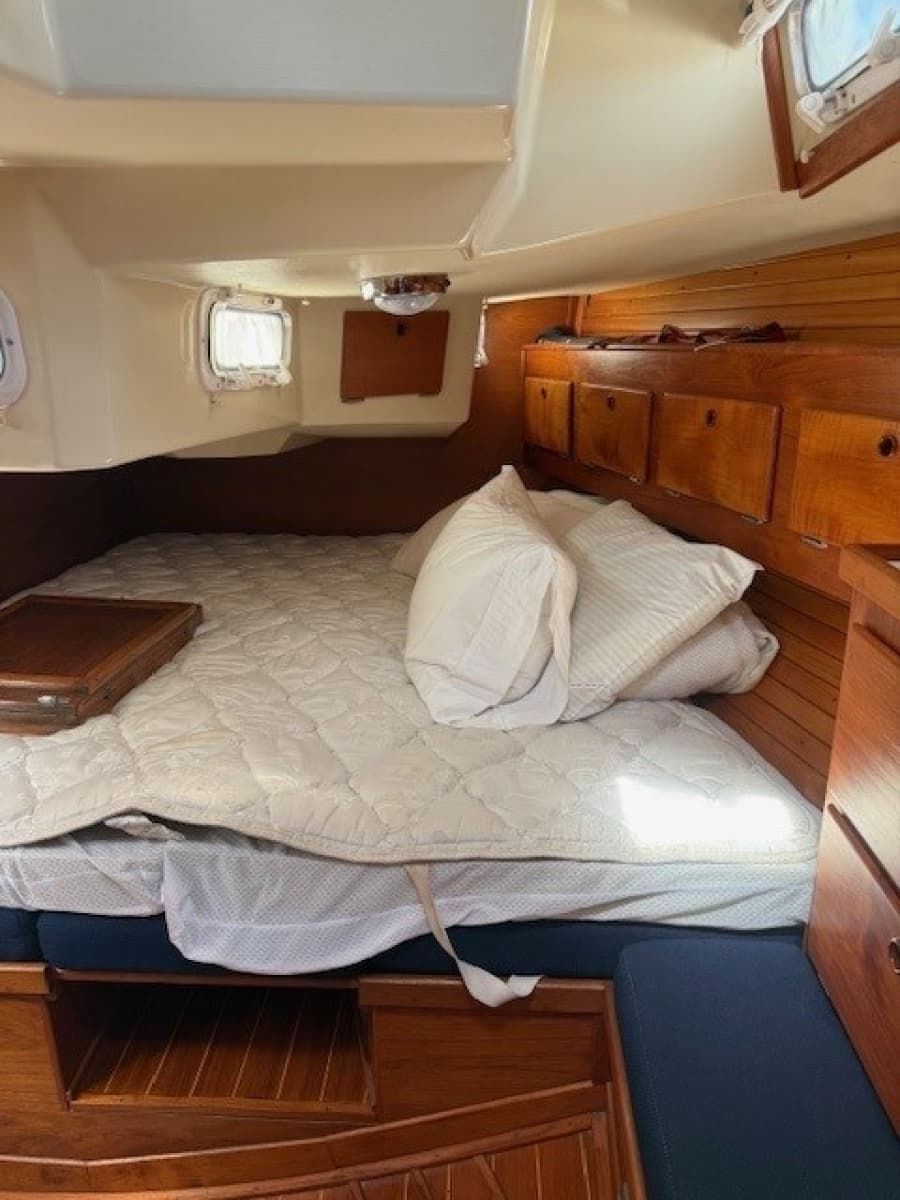 1988 Sabre 42 CN Sloop