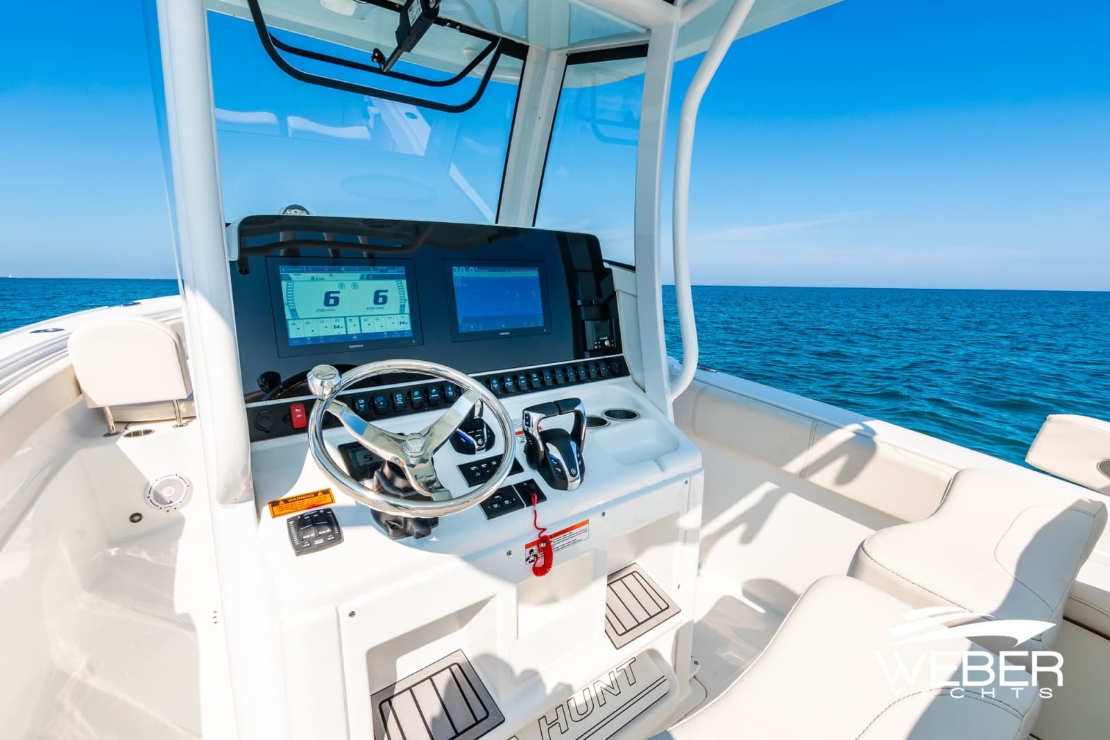2022 Sea Hunt 305 Ultra SE
