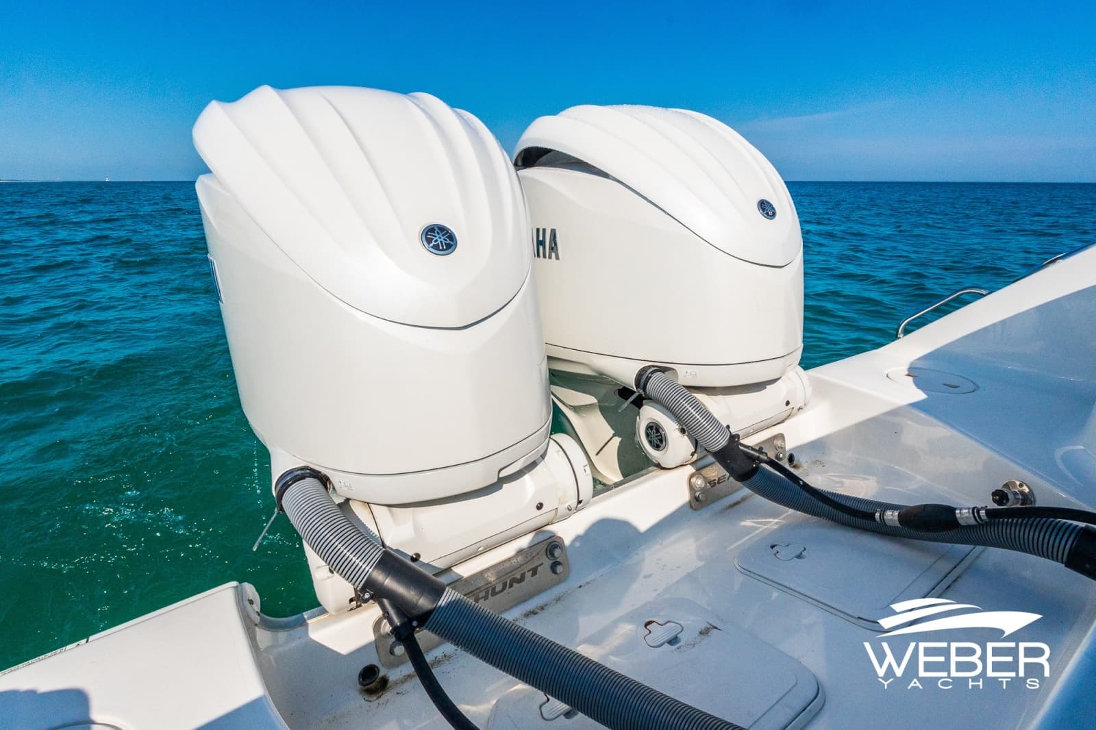 2022 Sea Hunt 305 Ultra SE