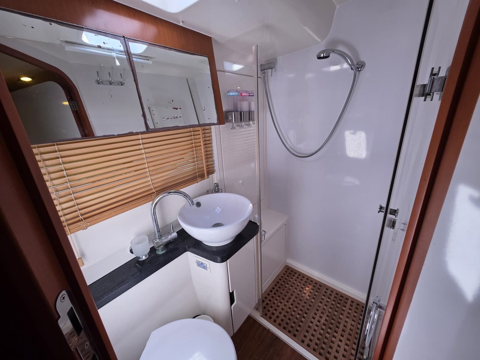 2016 Aquila 48