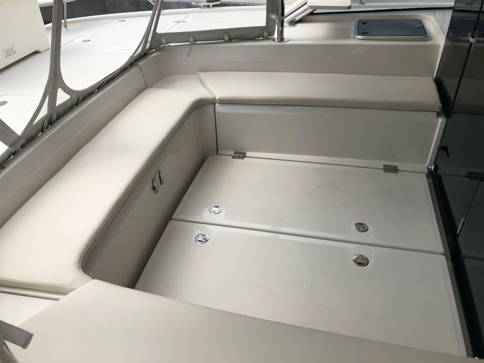 2016 Aquila 48