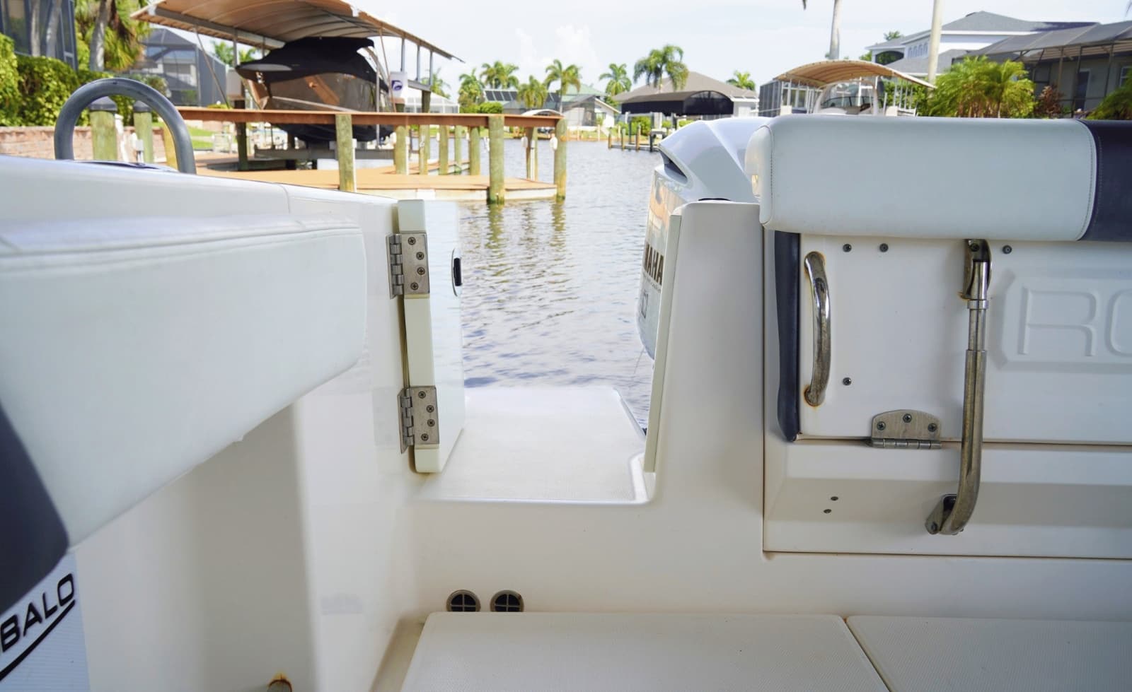 2020 Robalo 302