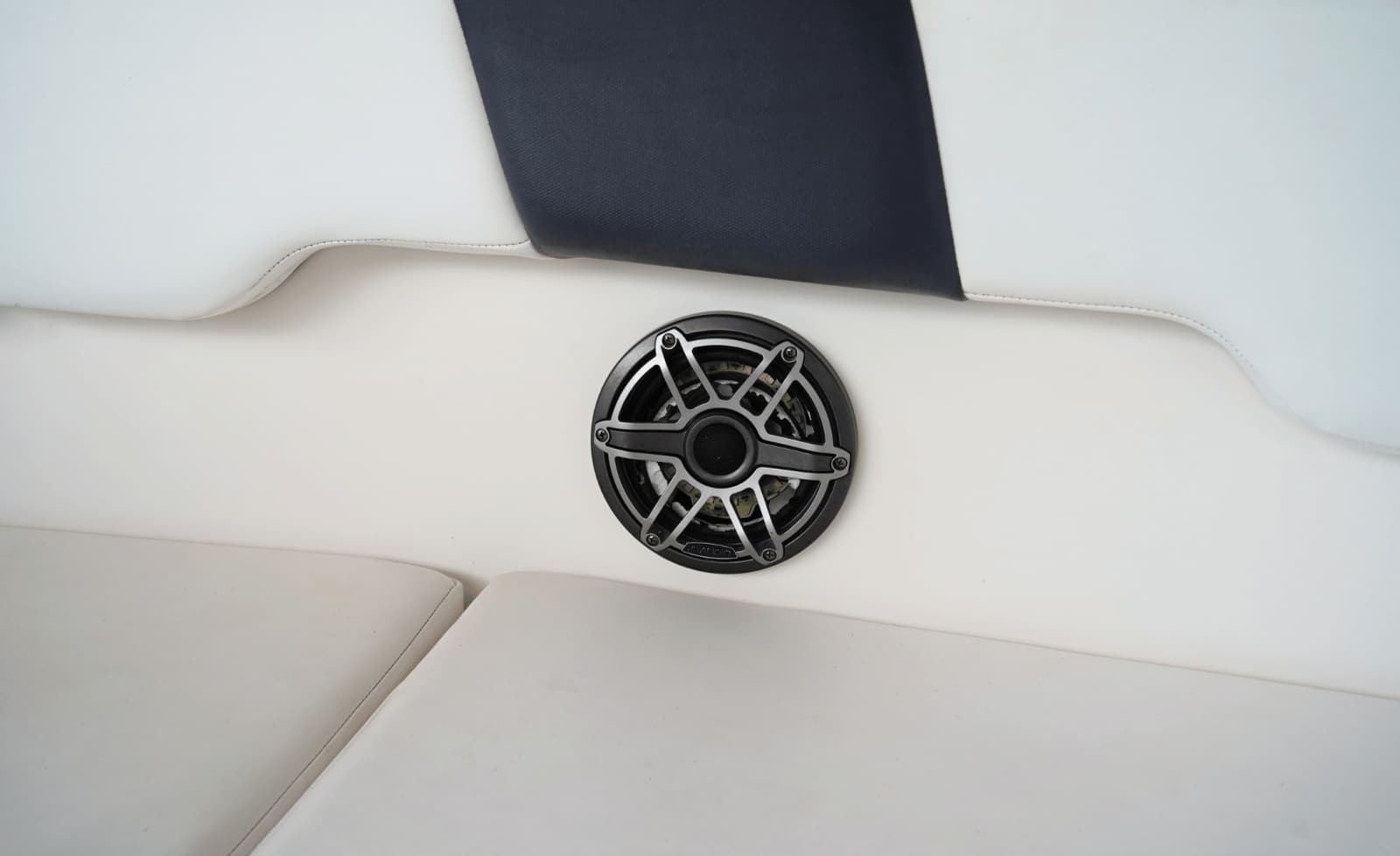 2020 Robalo 302
