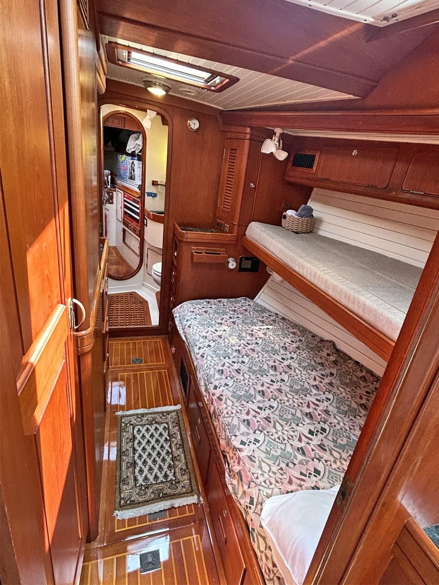 Starboard Guest Cabin Forward