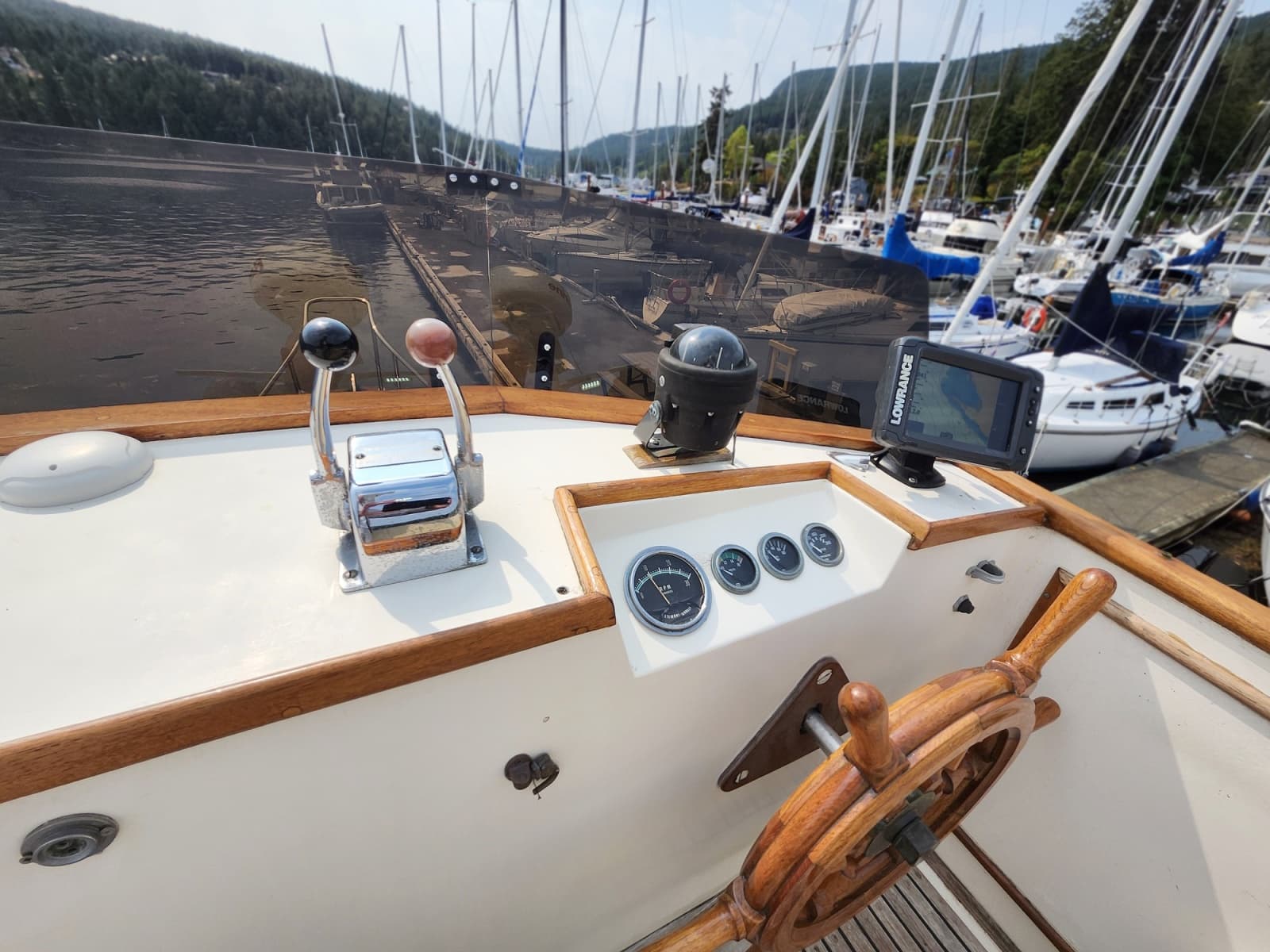 1974 Grand Banks 32