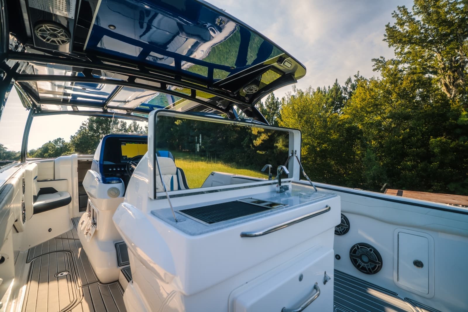 2019 Concept 44 Cuddy Cabin