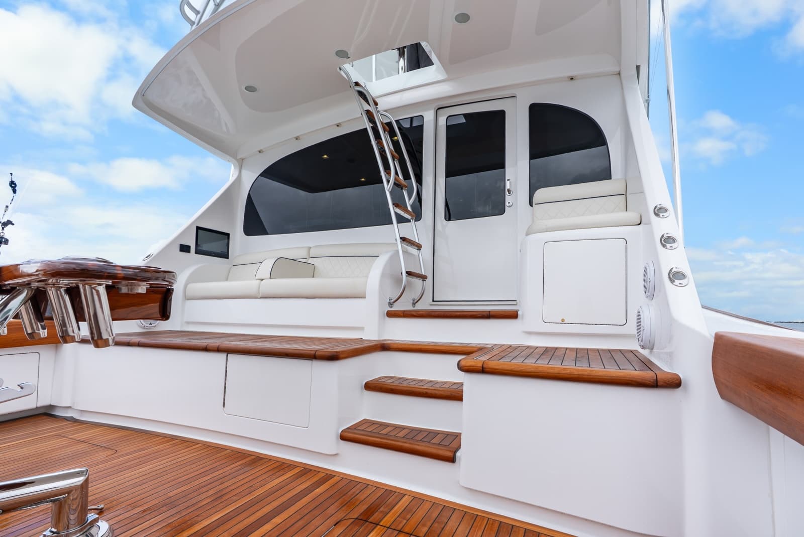 2024 Viking 72 Convertible