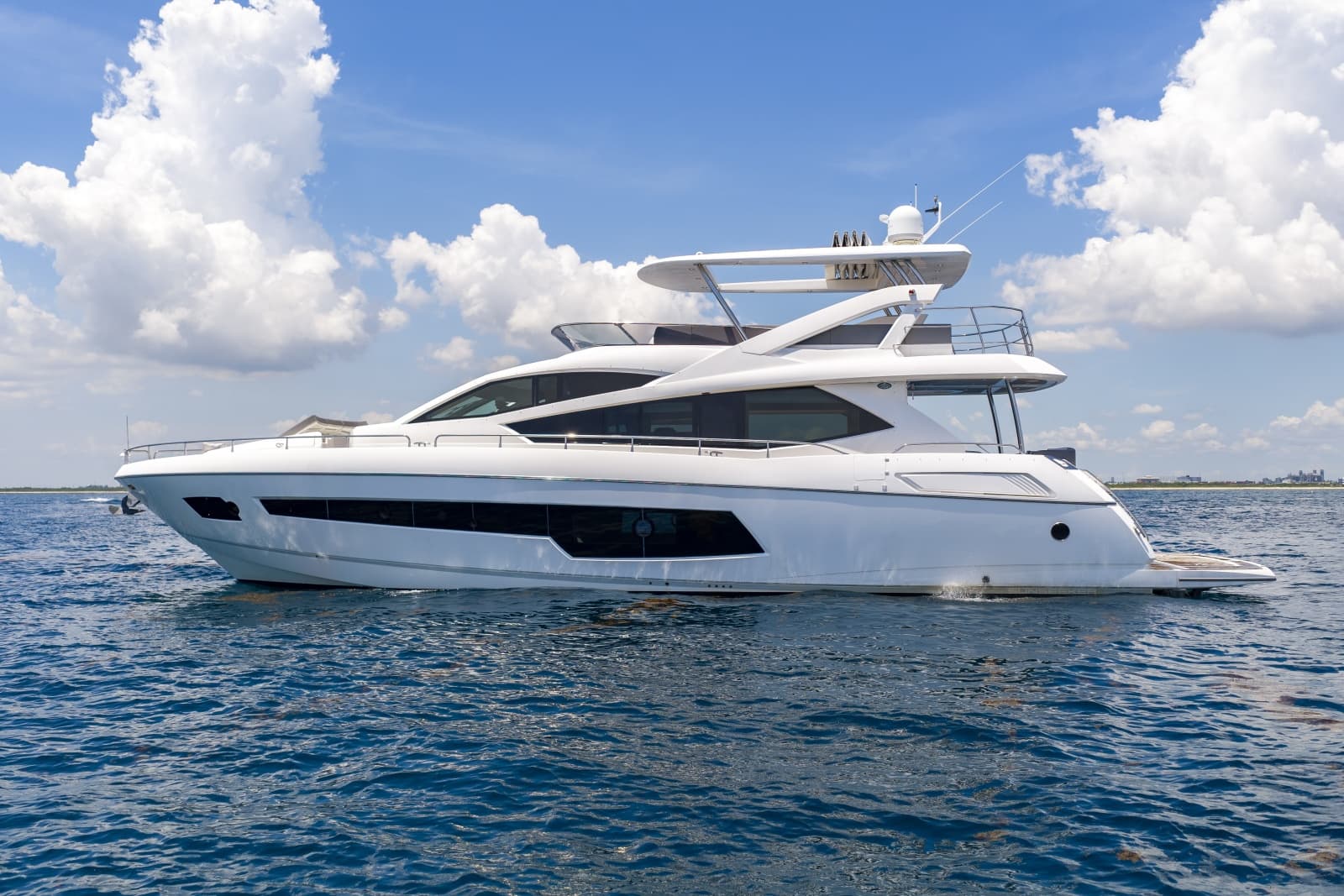 2017 Sunseeker 75 Yacht