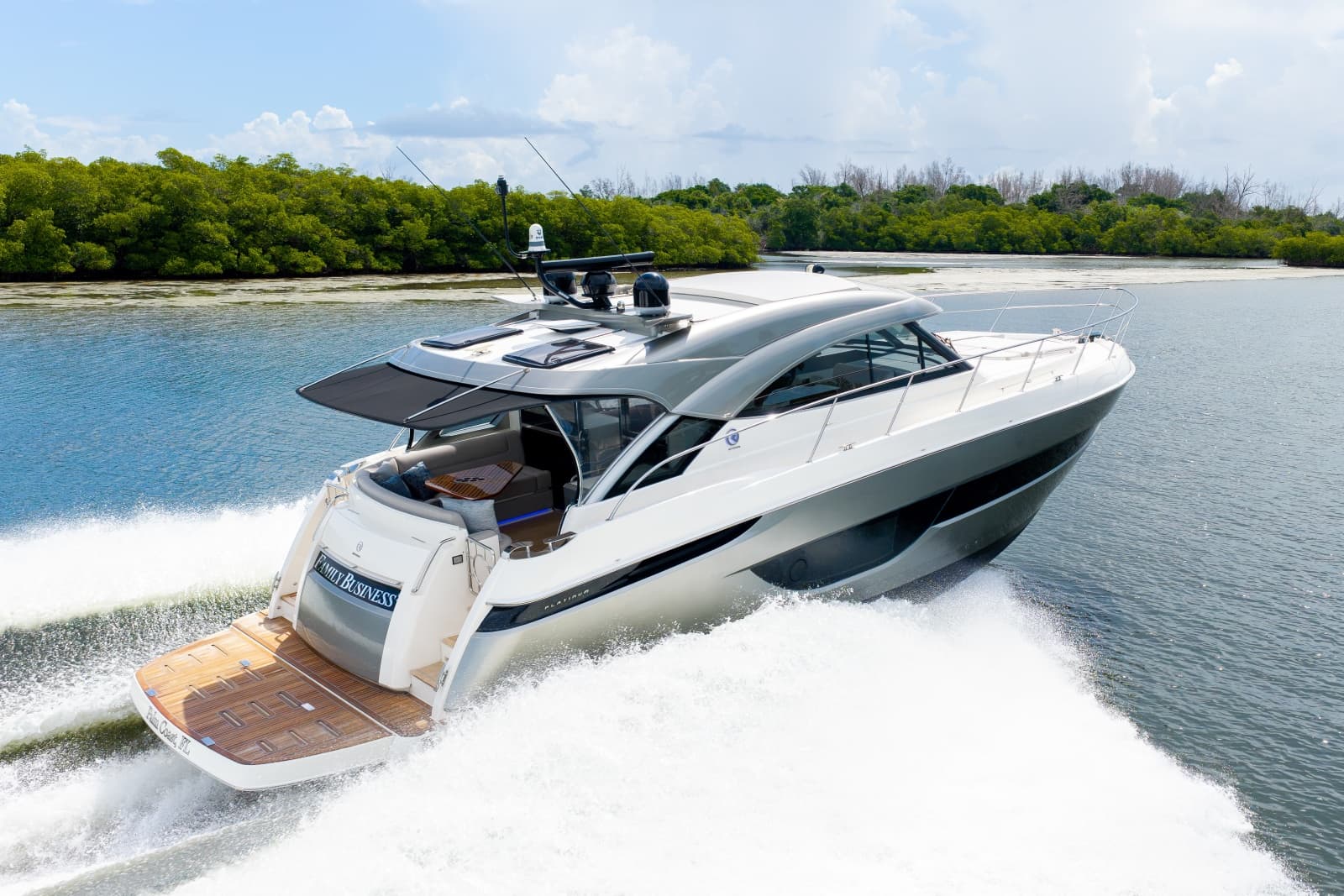 2023 Riviera 4600 Sport Yacht