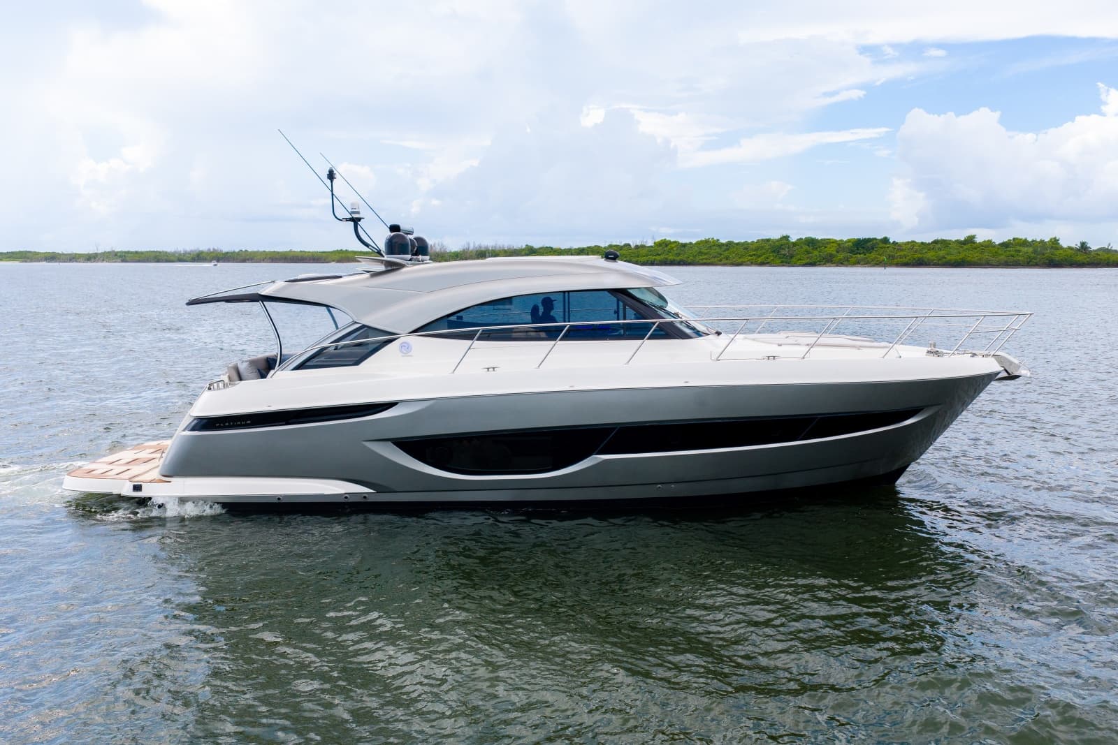 2023 Riviera 4600 Sport Yacht