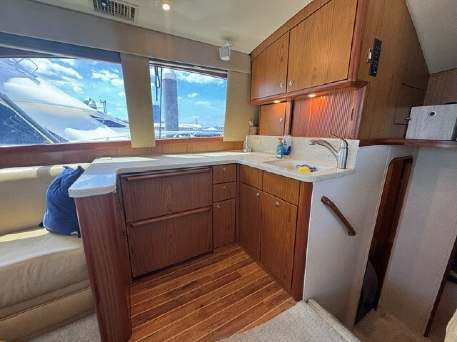 2007 Ocean Yachts 42SS