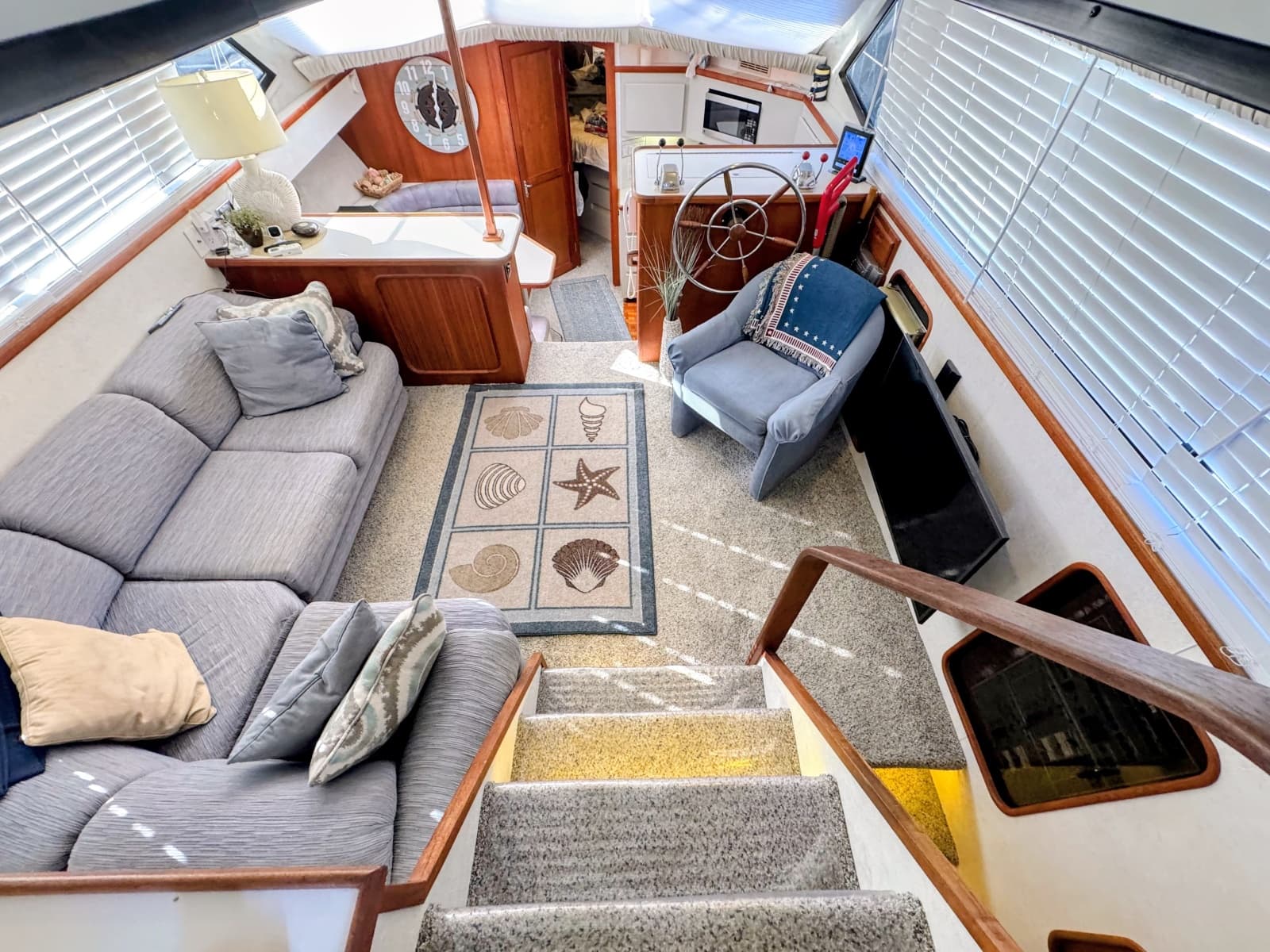 1991 Carver 3608 Aft Cabin Motor Yacht