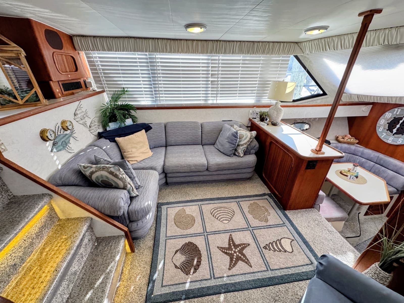 1991 Carver 3608 Aft Cabin Motor Yacht