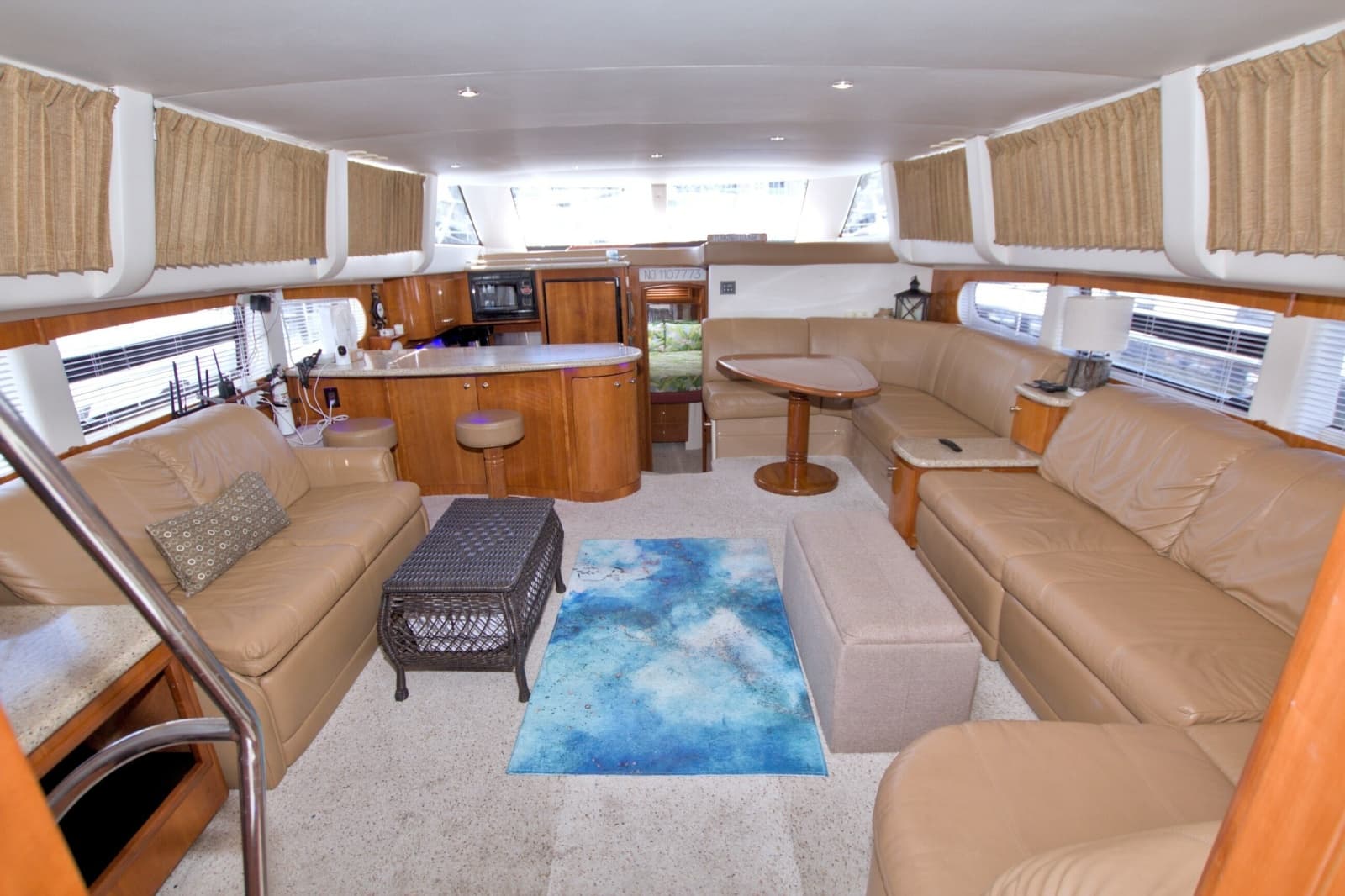 2001 Carver 466 Motor Yacht