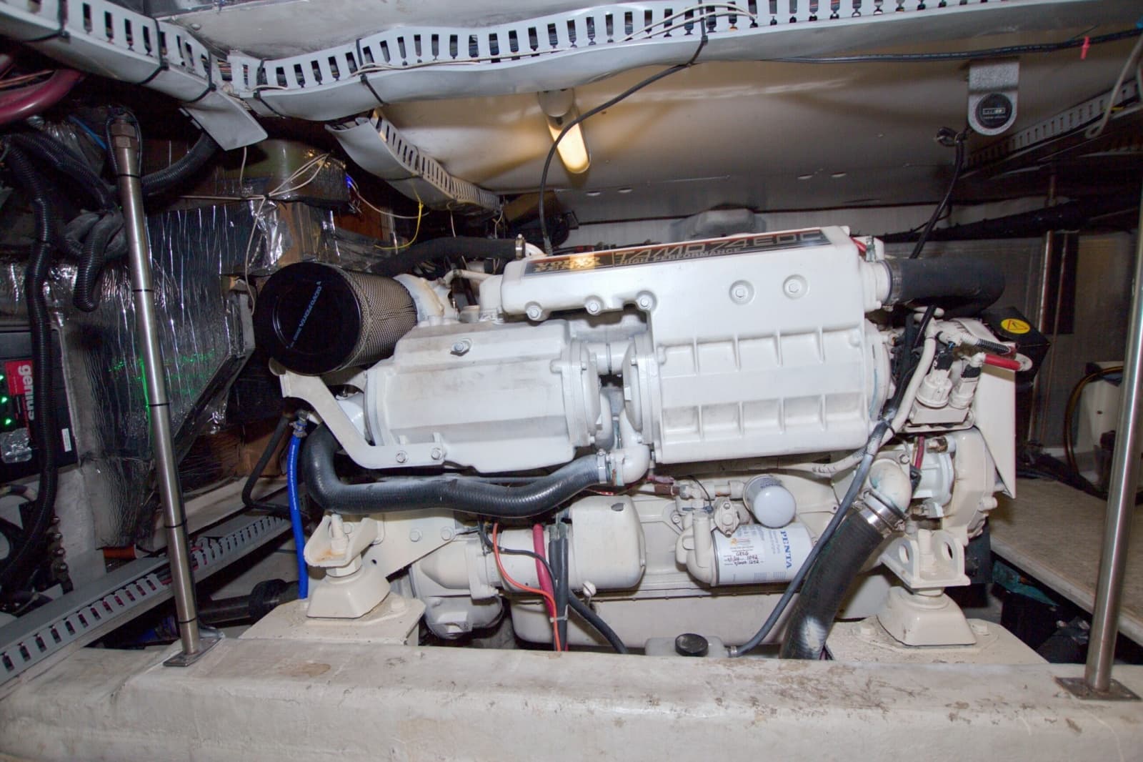 2001 Carver 466 Motor Yacht