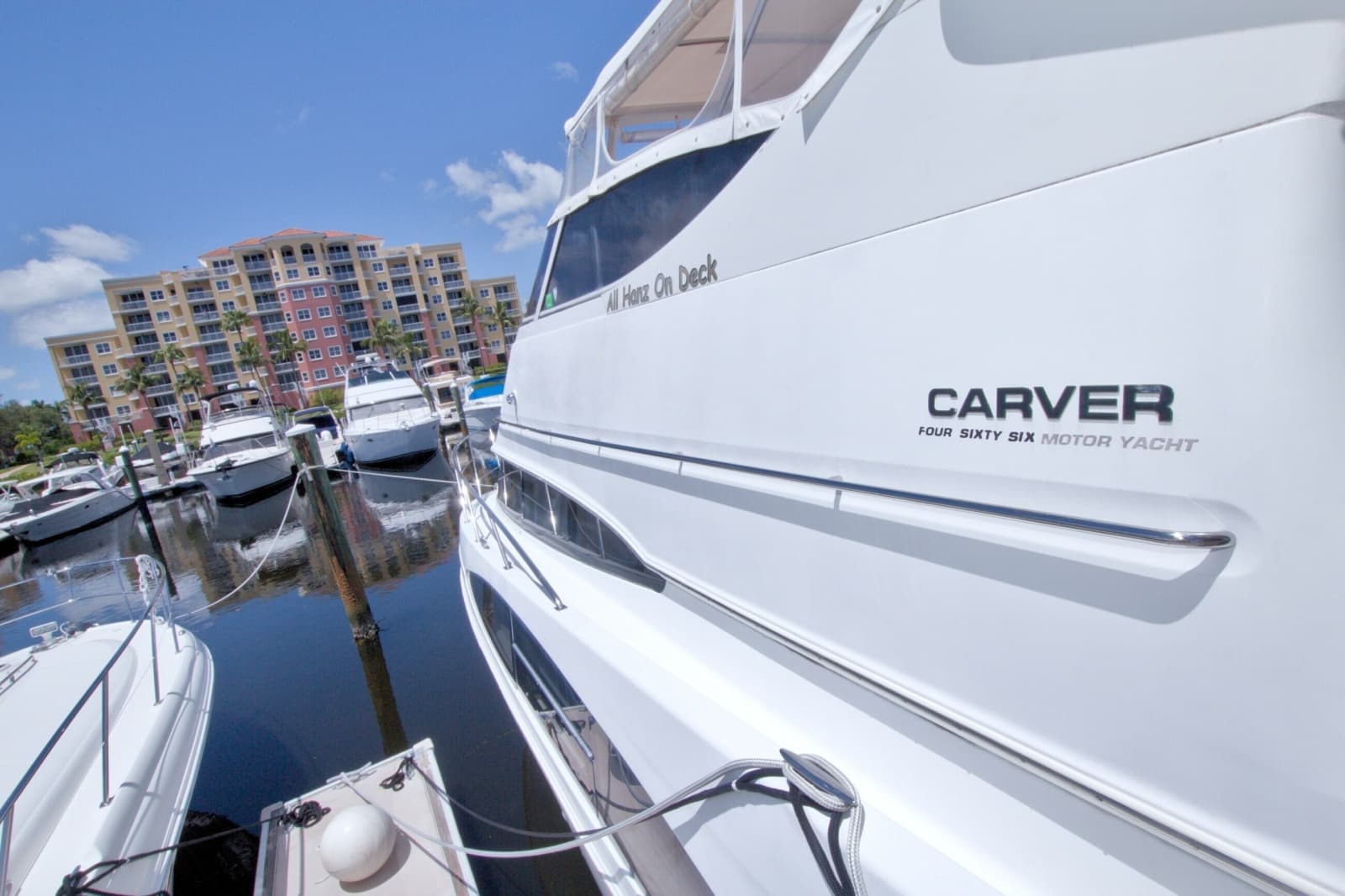 2001 Carver 466 Motor Yacht