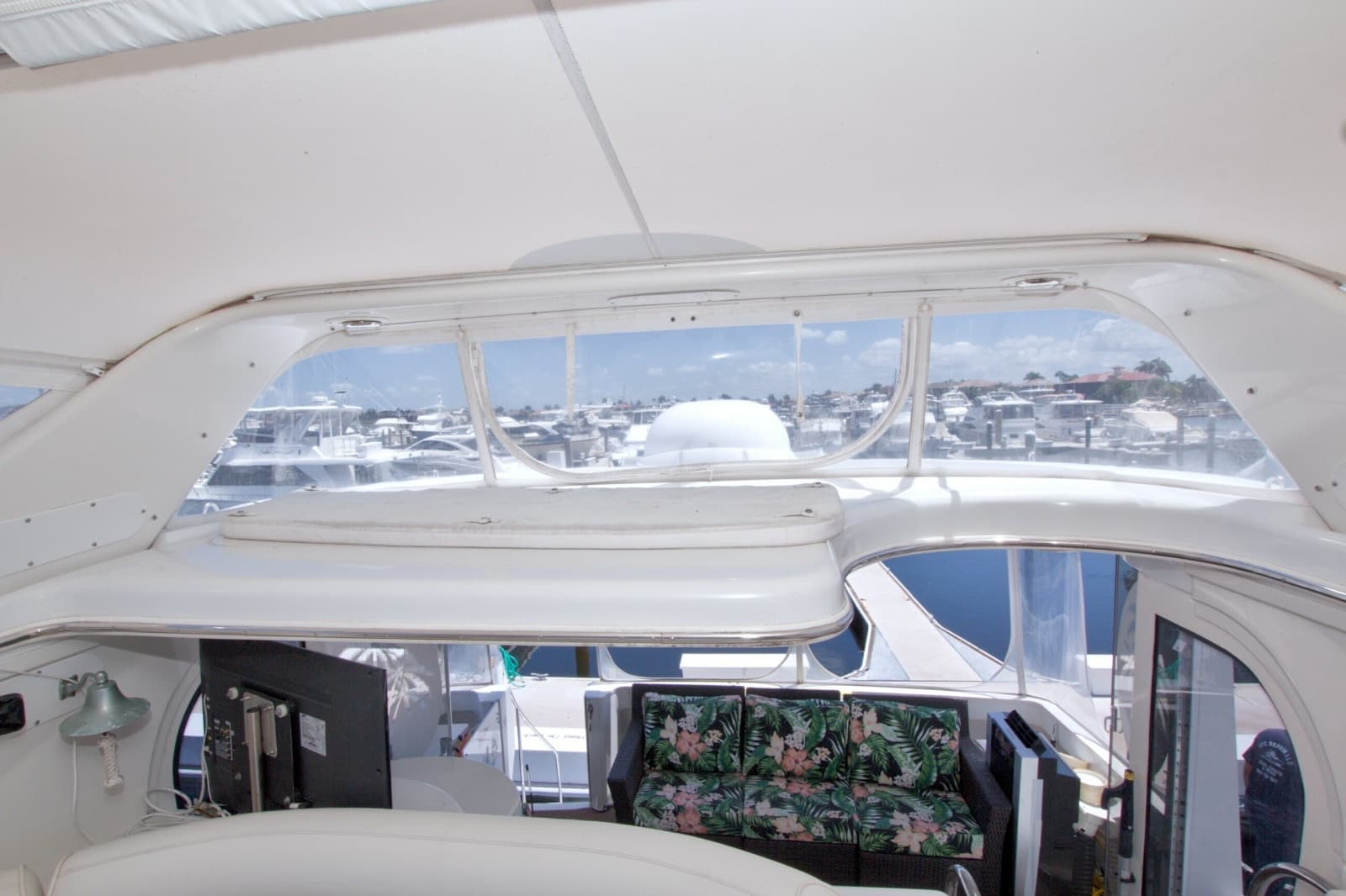 2001 Carver 466 Motor Yacht