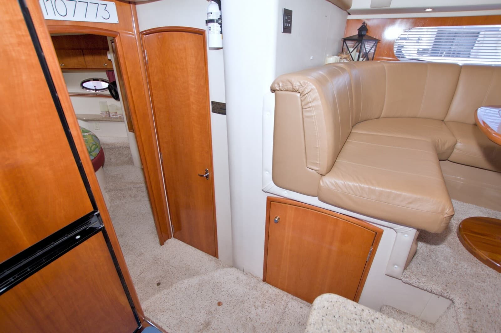 2001 Carver 466 Motor Yacht