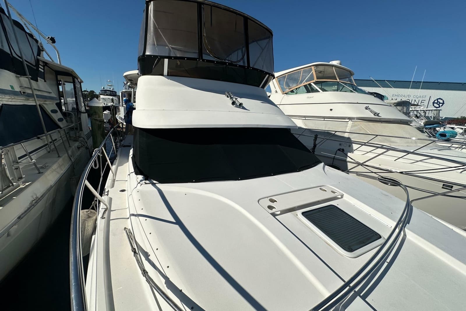 1999 Silverton 442 Cockpit Motor Yacht