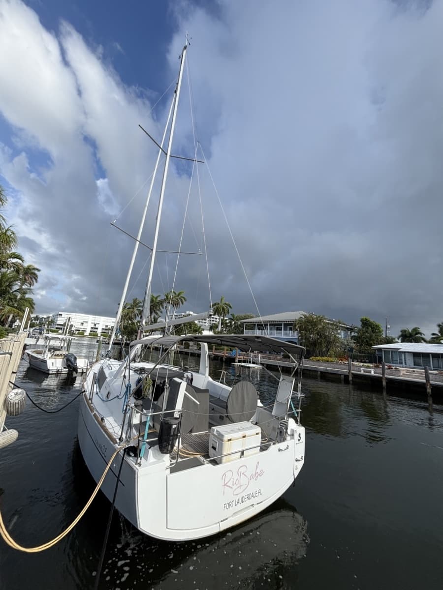 2015 Beneteau Oceanis 35