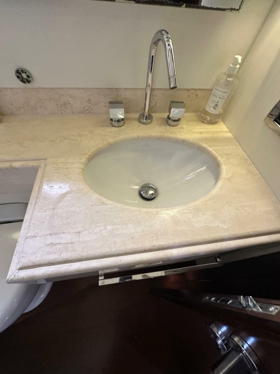 2010 Azimut 