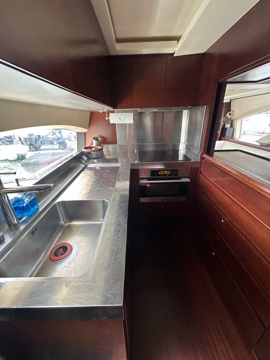 2010 Azimut 