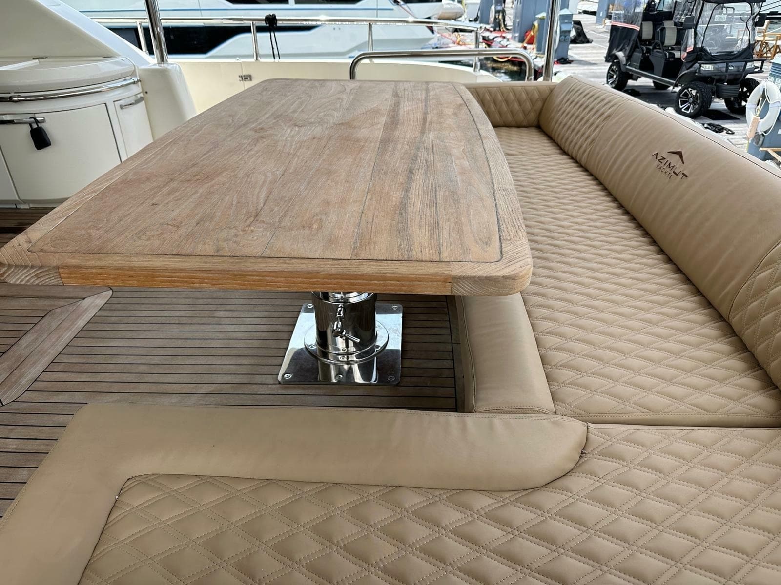 2010 Azimut 