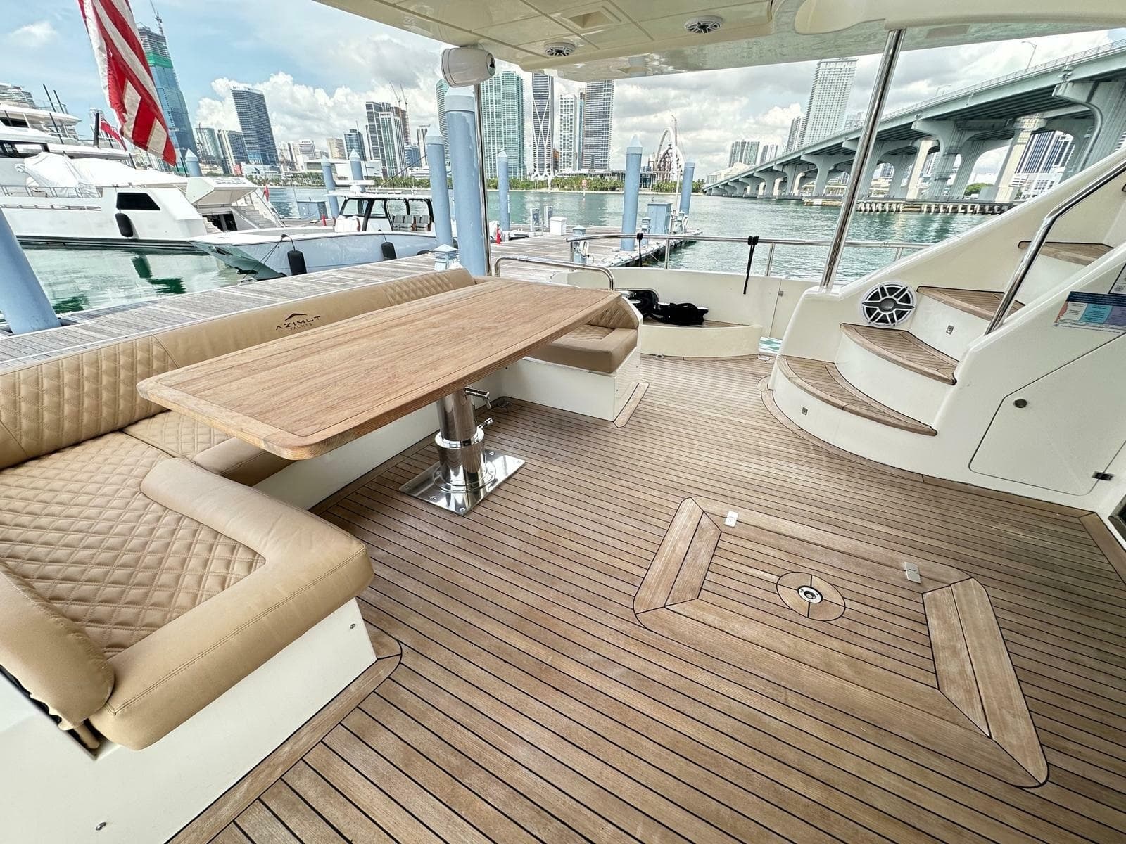 2010 Azimut 