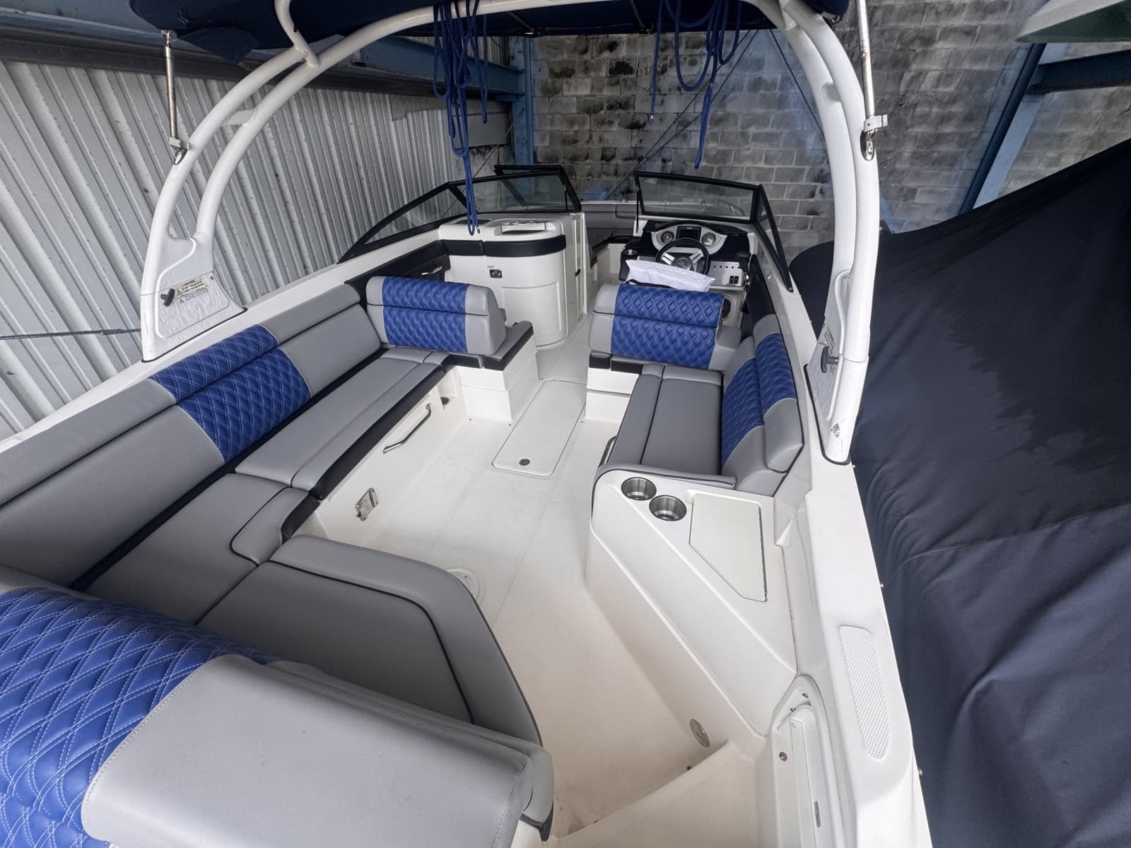 2016 Sea Ray 270 Sundeck