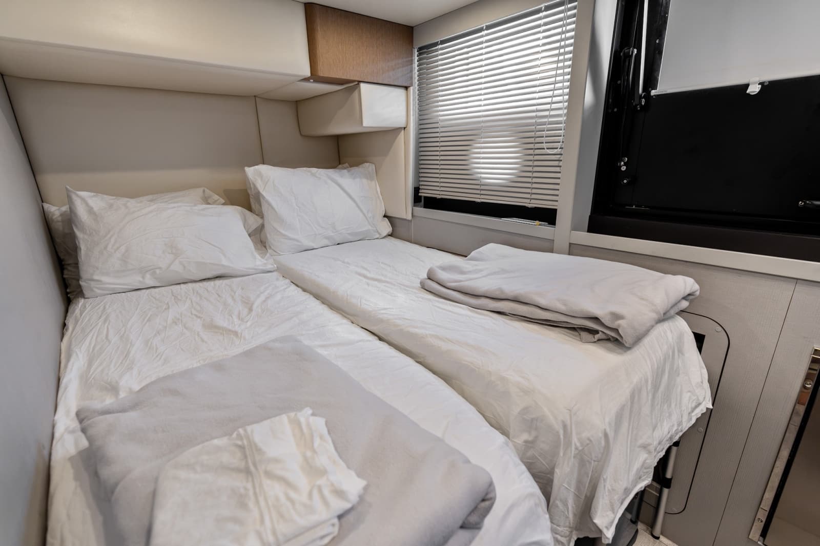 2023 Absolute Navetta 75