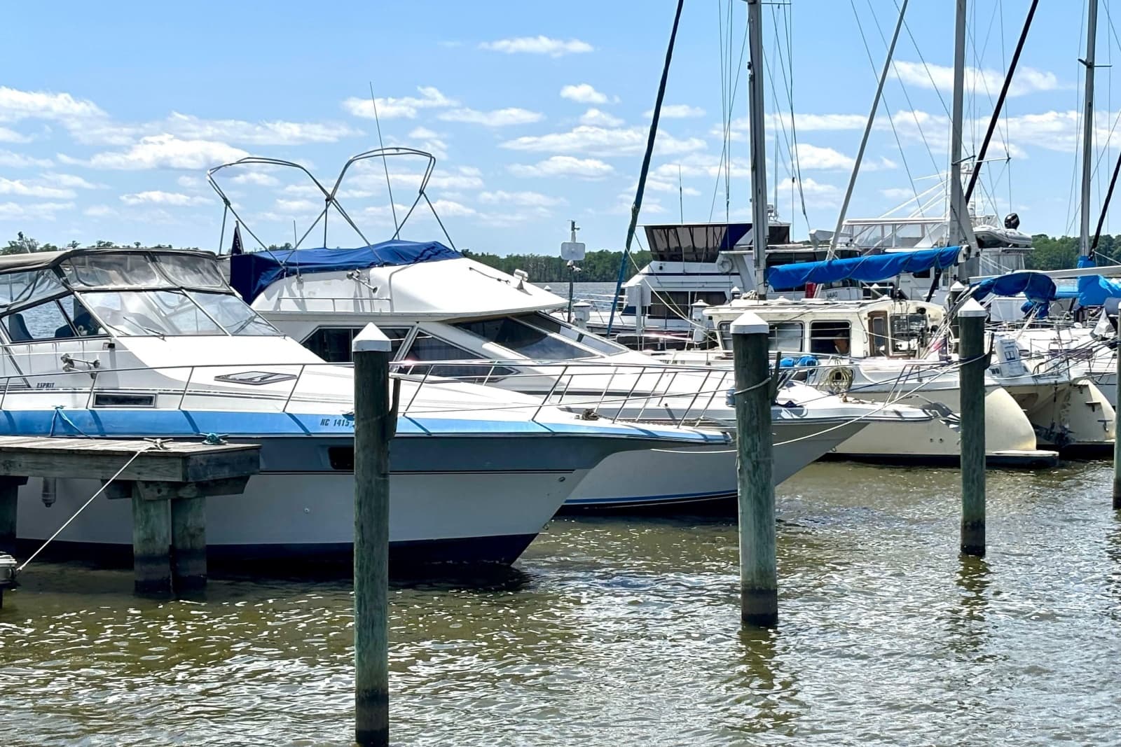 1988 Sea Ray 305 Sedan Bridge