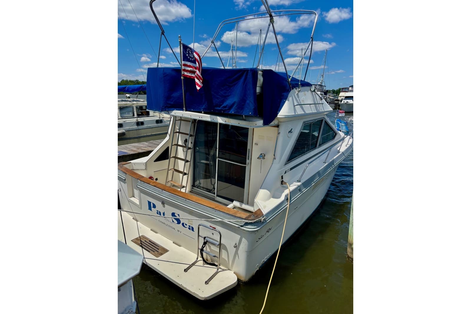 1988 Sea Ray 305 Sedan Bridge