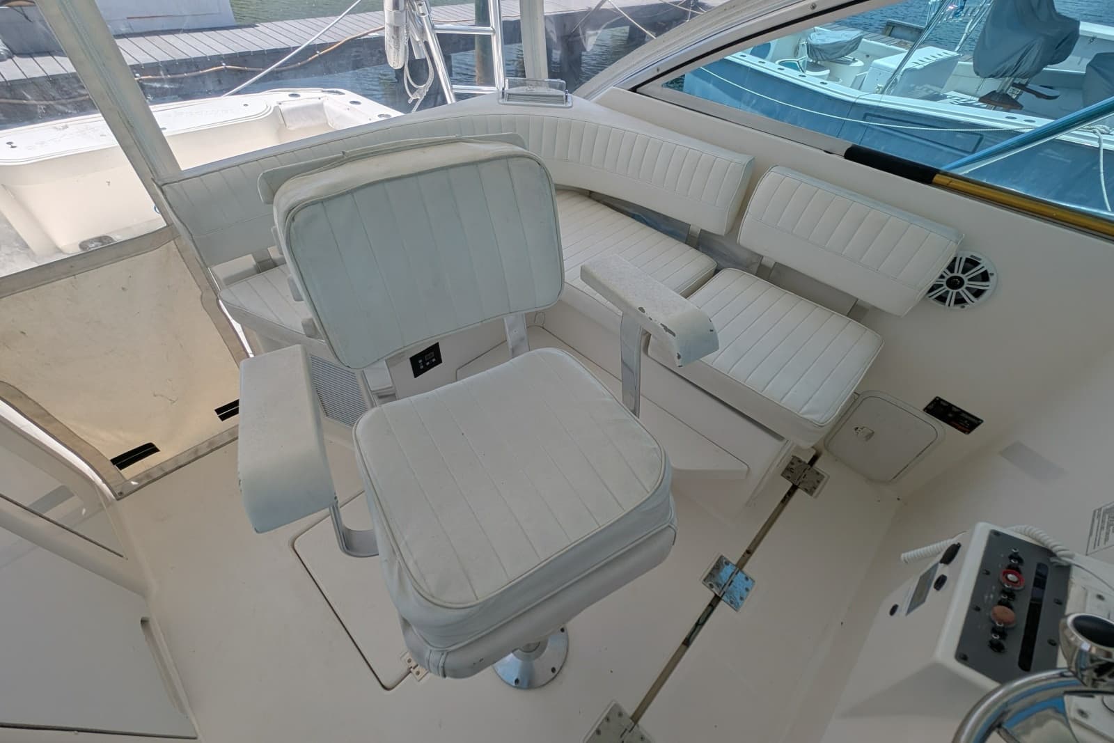 2005 Rampage 38 Express