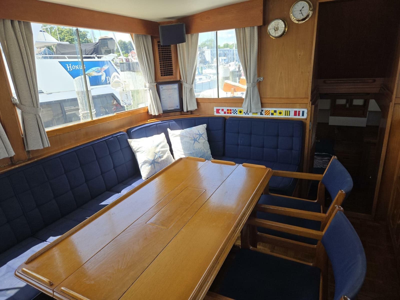 1983 Grand Banks Classic