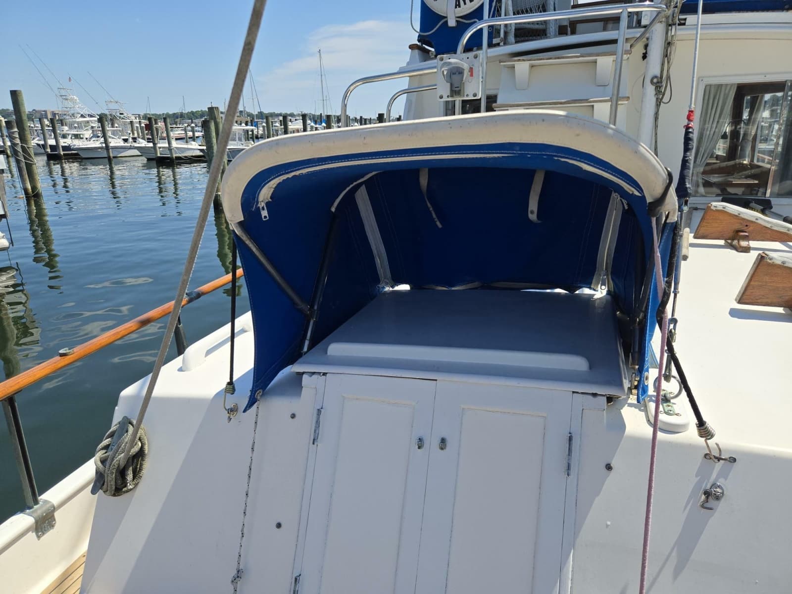 1983 Grand Banks Classic