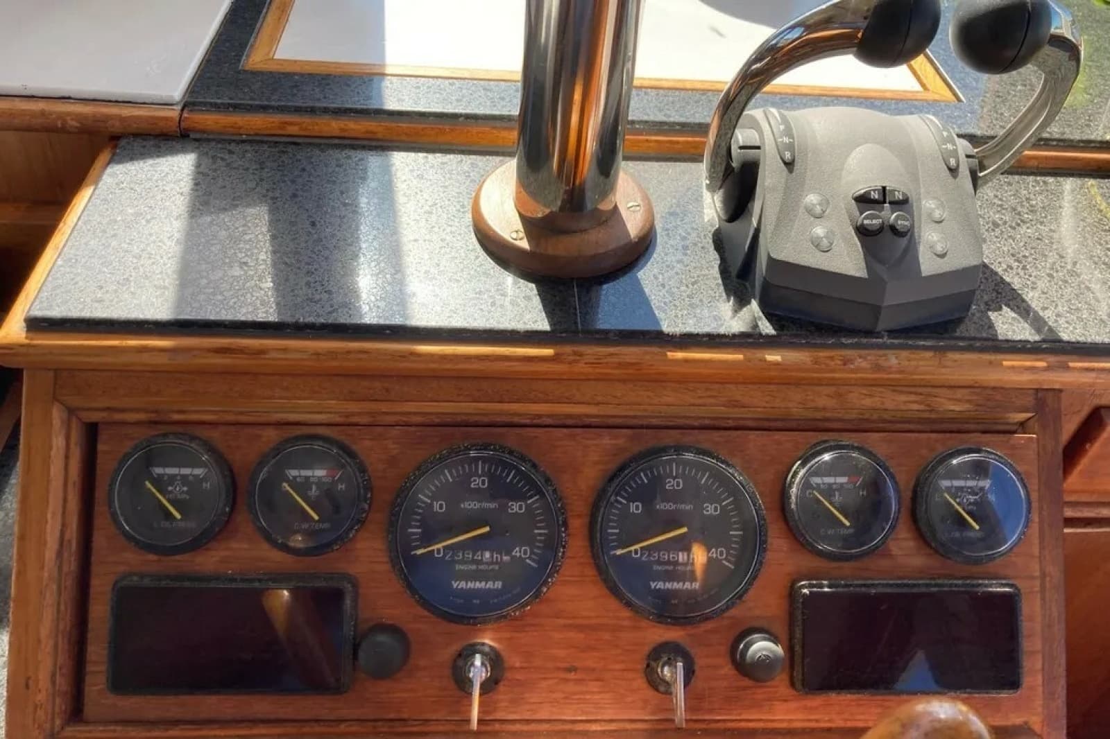 1983 Grand Banks Classic