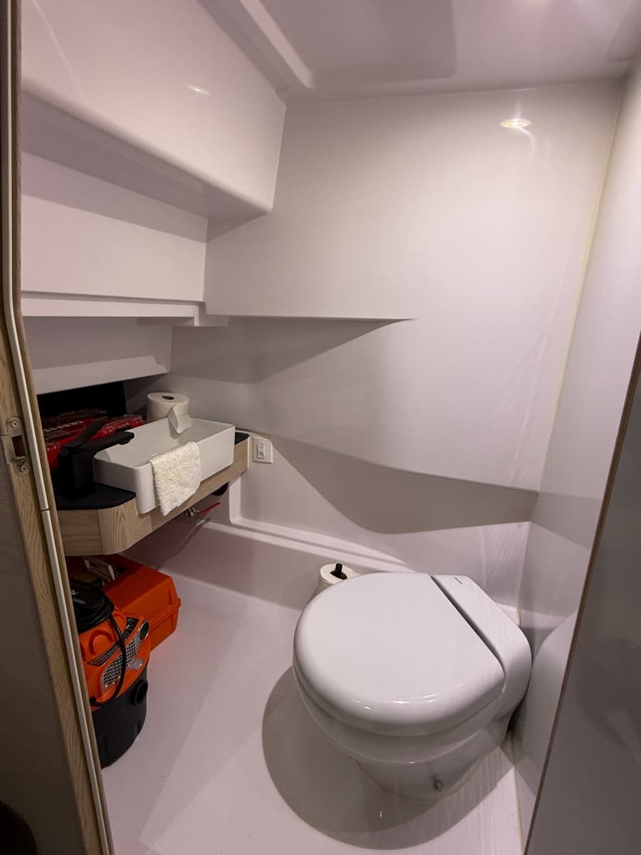 2024 Axopar 45 XC Cross Cabin Aft Cabin