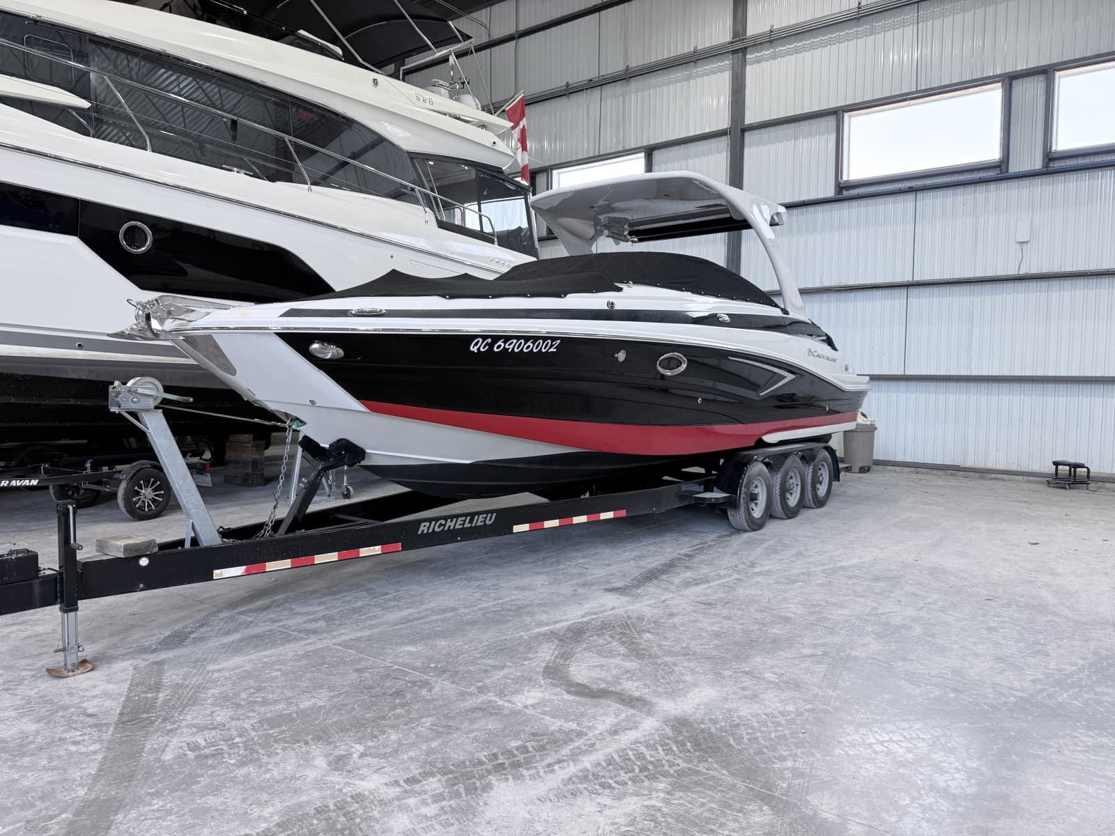 2018 Crownline E30