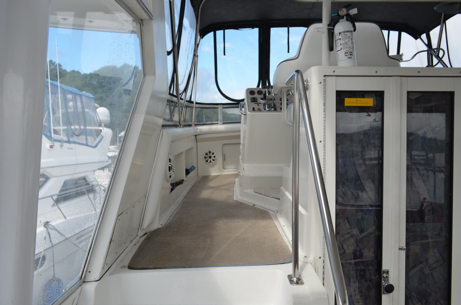 1996 Carver 440 Motor Yacht