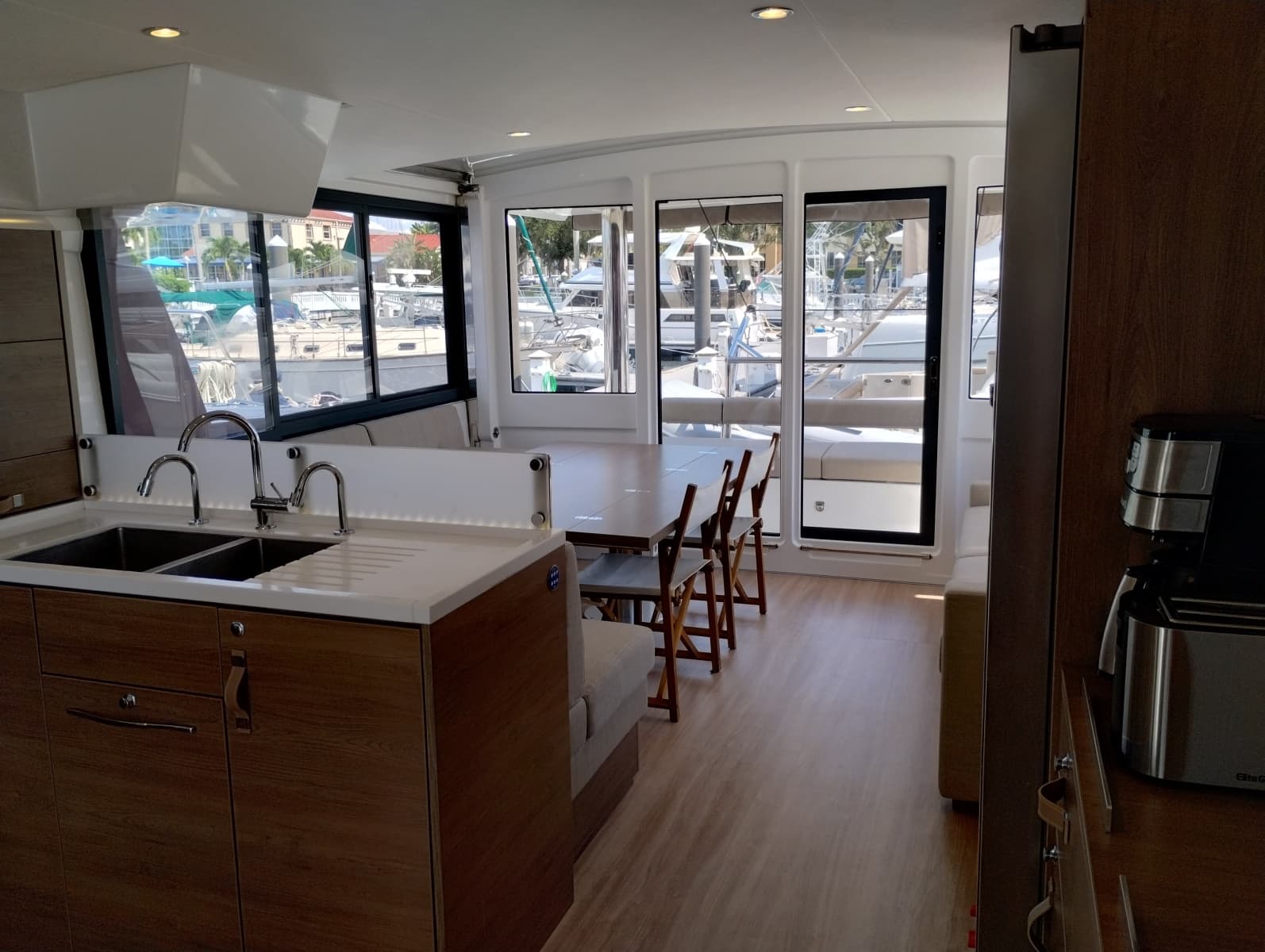 2023 Bali 4.8 galley
